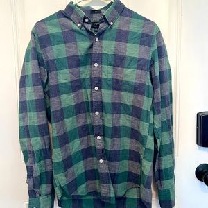 Slim fit J. Crew Homespun button down